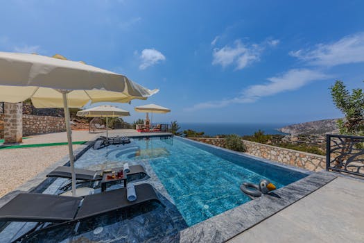 Scenic Beachfront Villas With Infinity Pools Above the Coast
