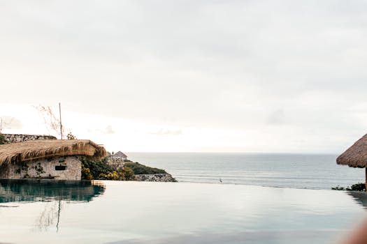 Scenic Seaside Hotels With Infinity Pools Facing Tropical Horizons